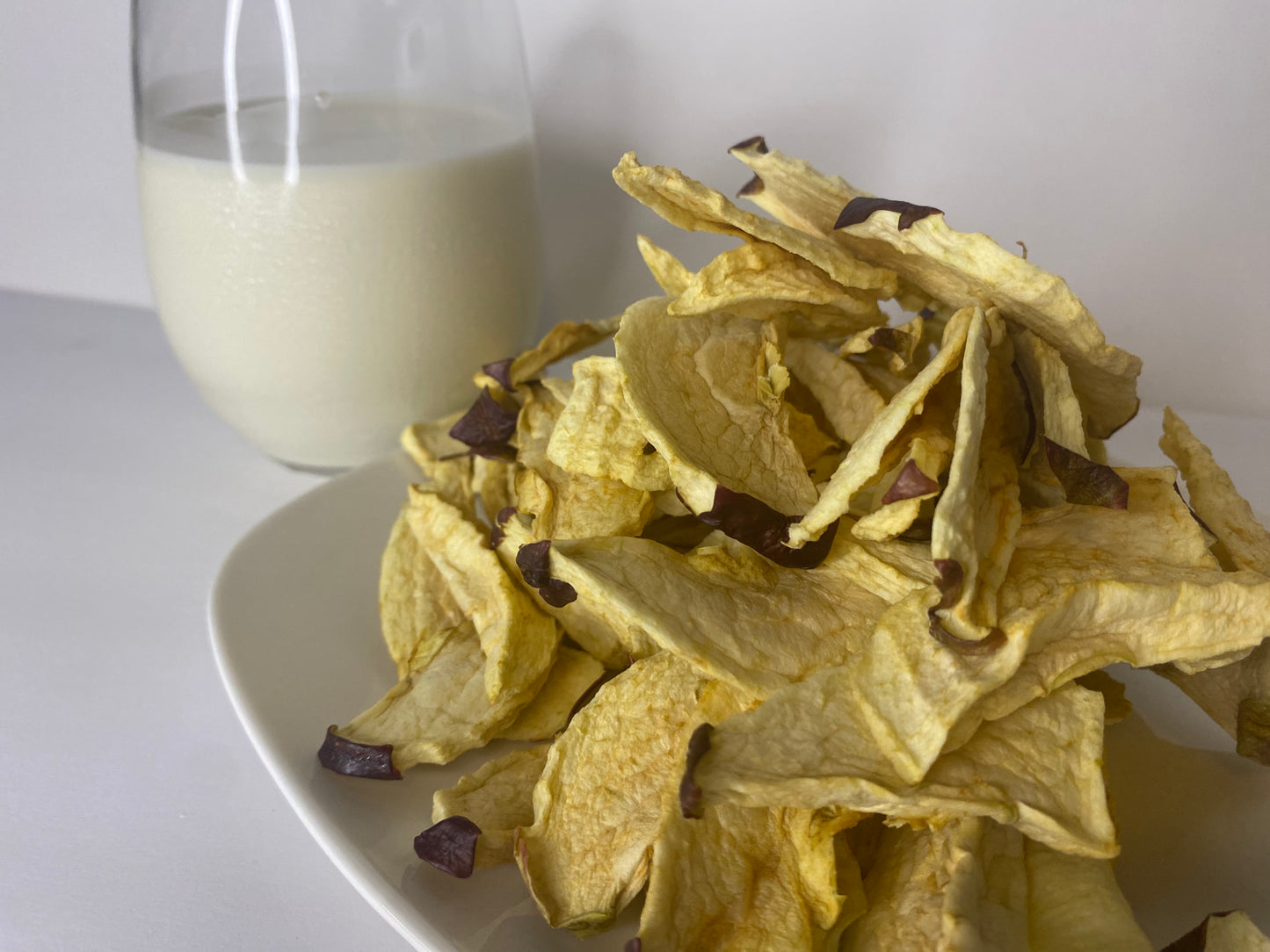 Dehydrated plain Apple Chips Snacks