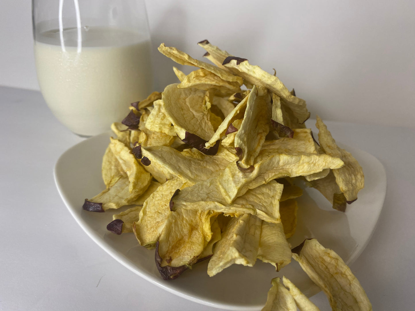 Dehydrated plain Apple Chips Snacks